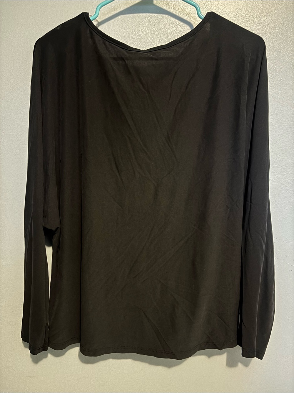 Alya Black Long-Sleeve Women's Tee
